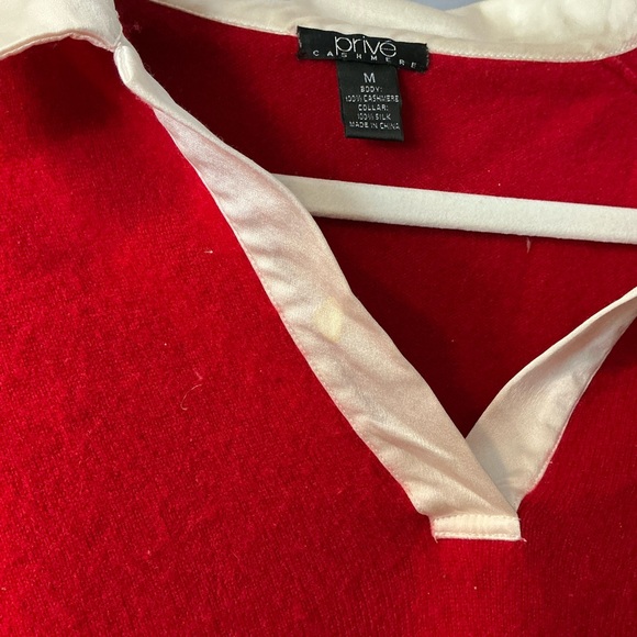 PRIVE 100% cashmere Red Sweater with White Collar and rhinestone accents size m - Picture 3 of 6